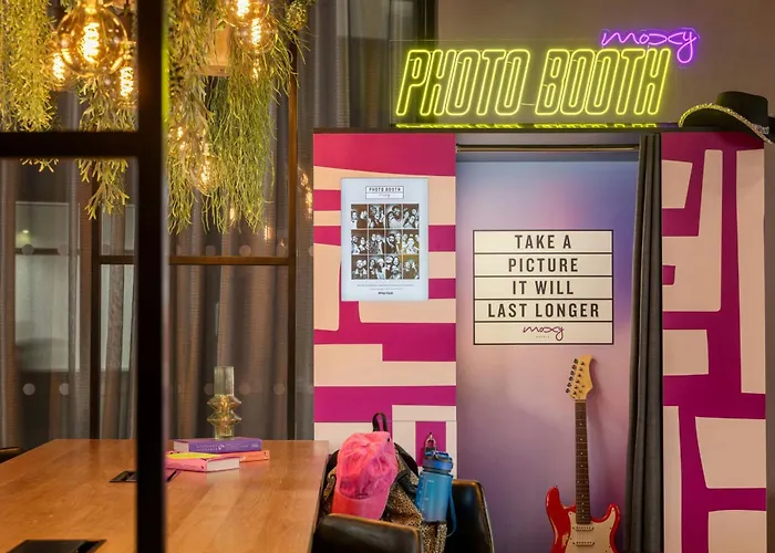 Moxy Glasgow Merchant City
