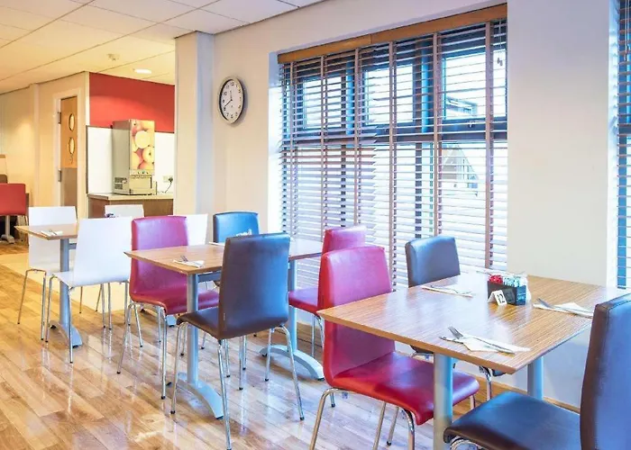 Golf hotels Travelodge Glasgow Airport